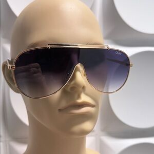 Quay Oversized Aviator Sunglasses in Gold with Gradient Gray Lenses